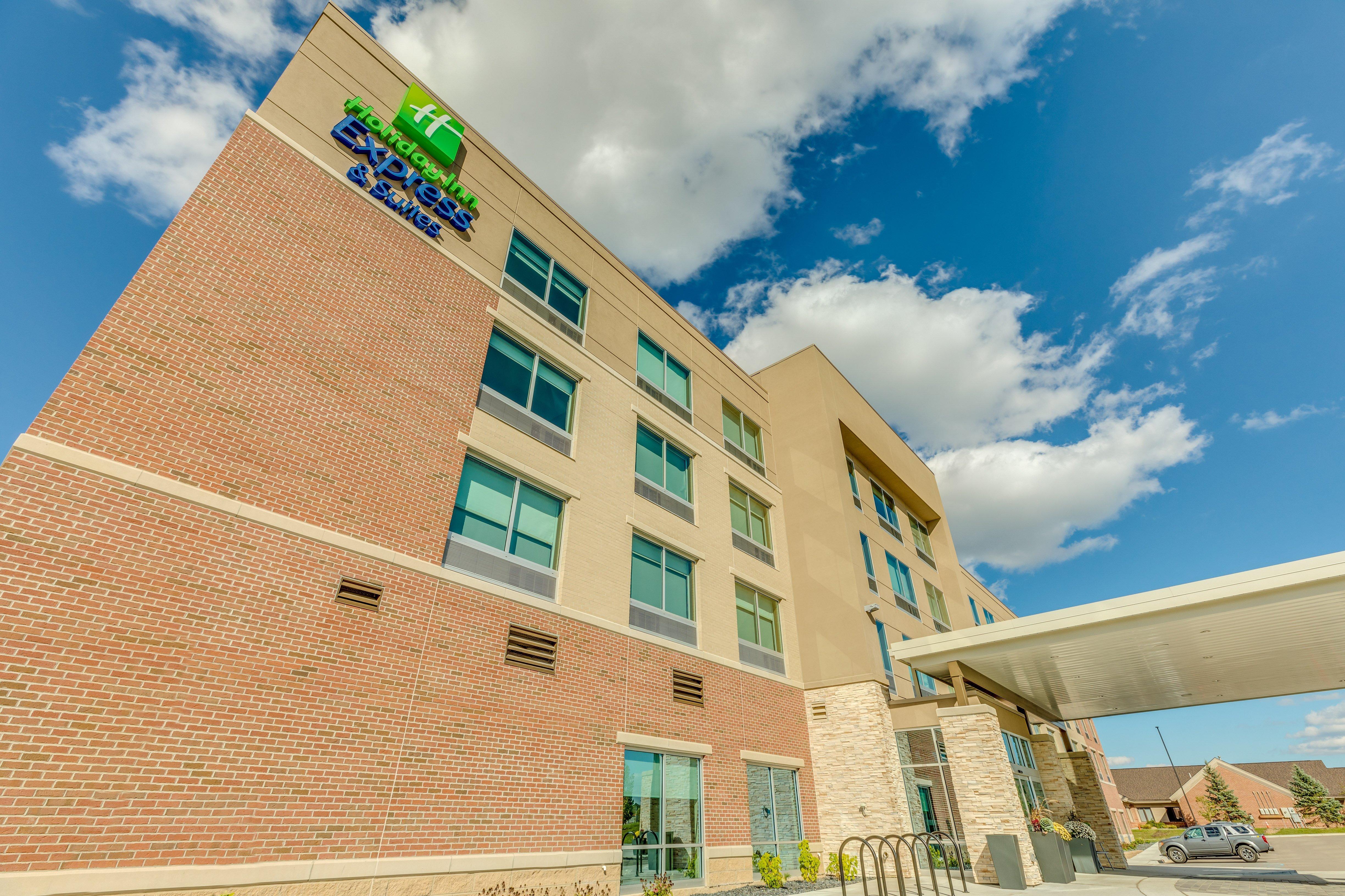 Holiday Inn Express & Suites Okemos - University Area, An Ihg Hotel Exterior photo